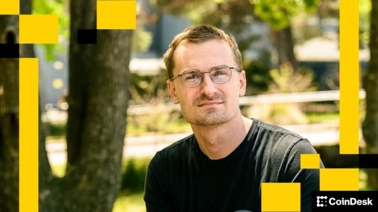 Base’s creator coin push faces community backlash as sentiment turns on X Base’s creator coin push faces community backlash as sentiment turns on X